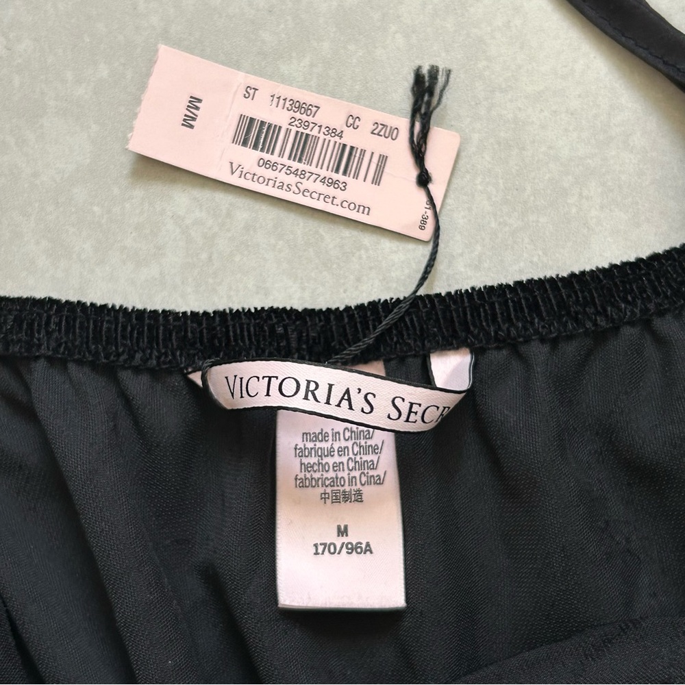 Victoria’s Secret Black Velvet Romper M - Picture 2 of 8